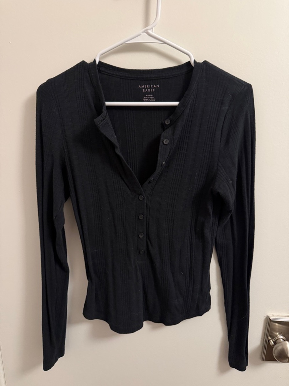 American Eagle Outfitters Black Ribbed Button-Front Long Sleeve Top